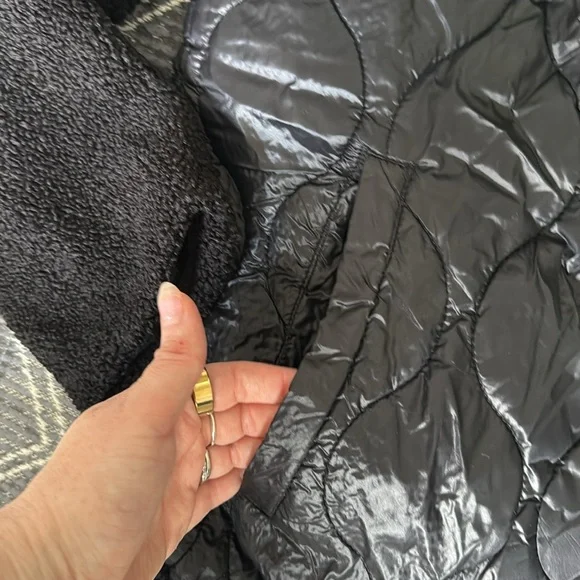 Koolaburra by Ugg Mixed Media Puff Quilted Sherpa Zip Up Jacket Black - Picture 6 of 8